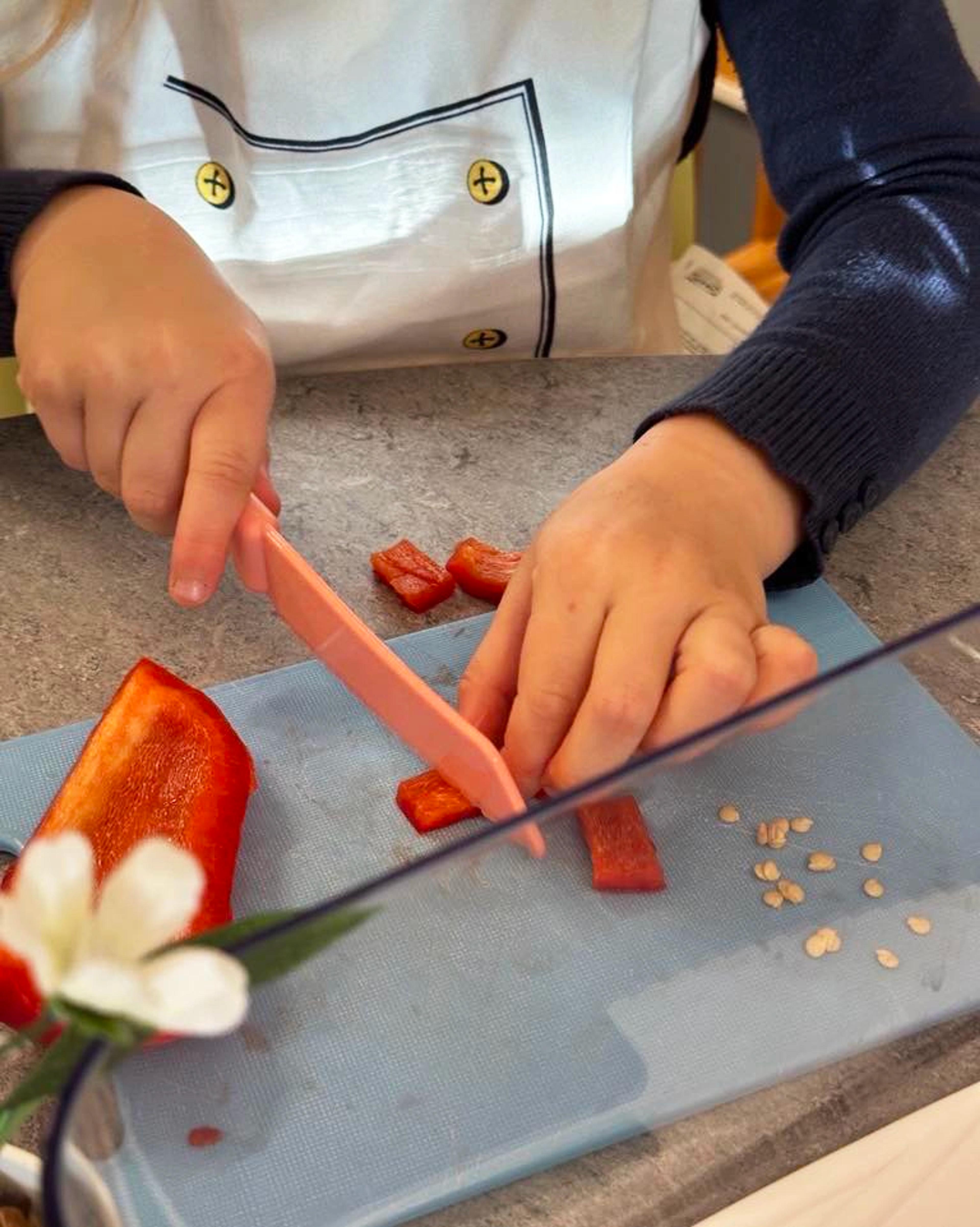 Espira Århaug bruker matlaging som en pedagogisk aktivitet