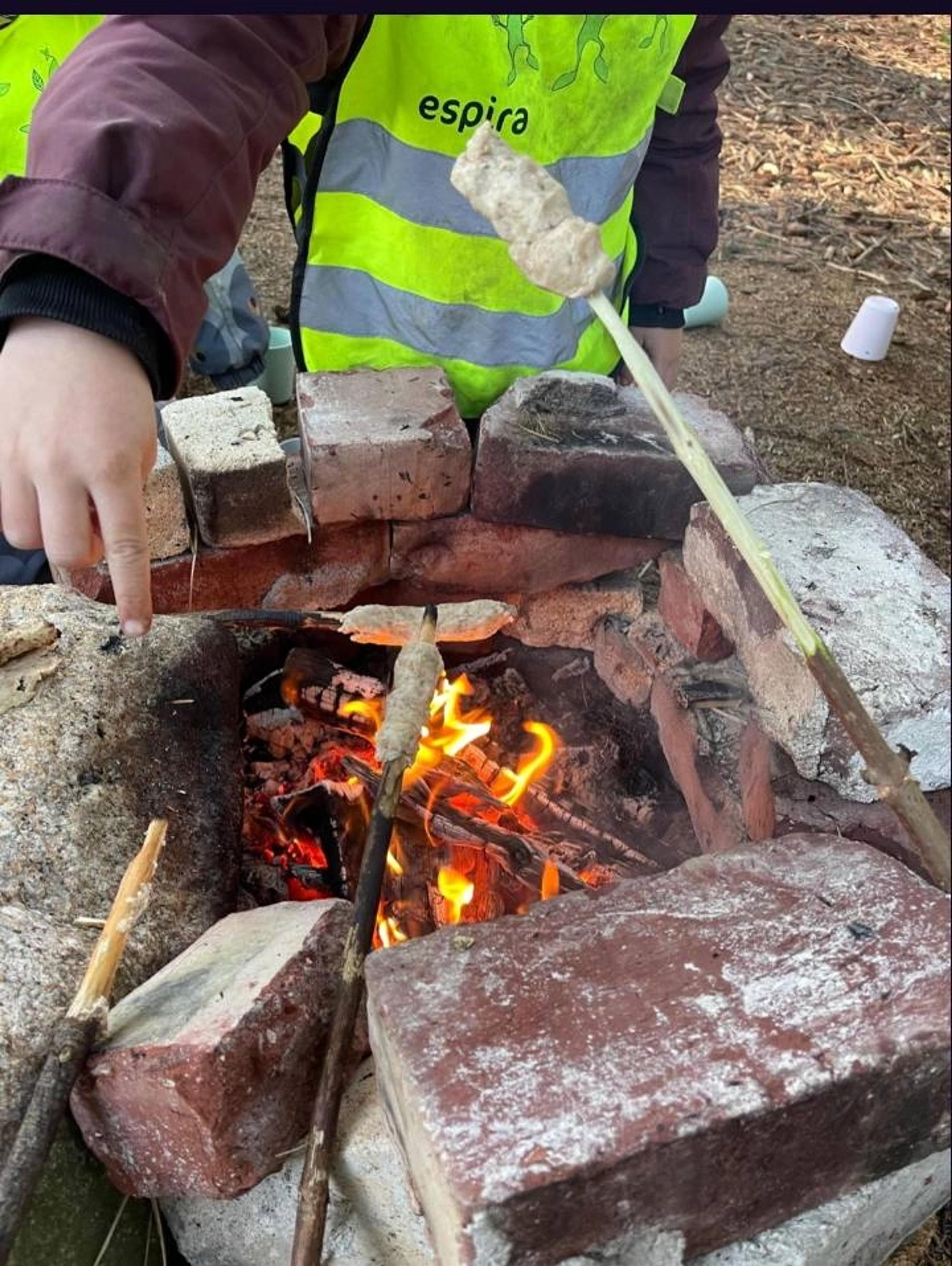 Barnehagebarn på tur i Espira Litlasund