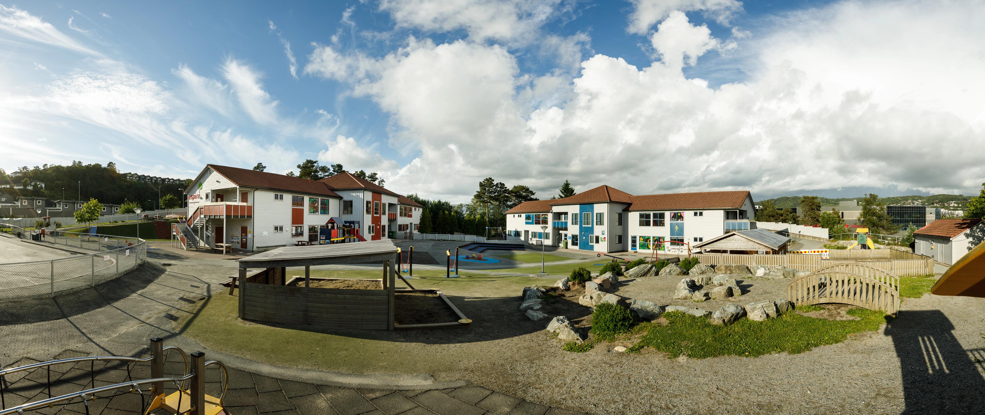 Espira Rå, Rådal i bydel Ytrebygda i Bergen kommune, barnehage med to bygg