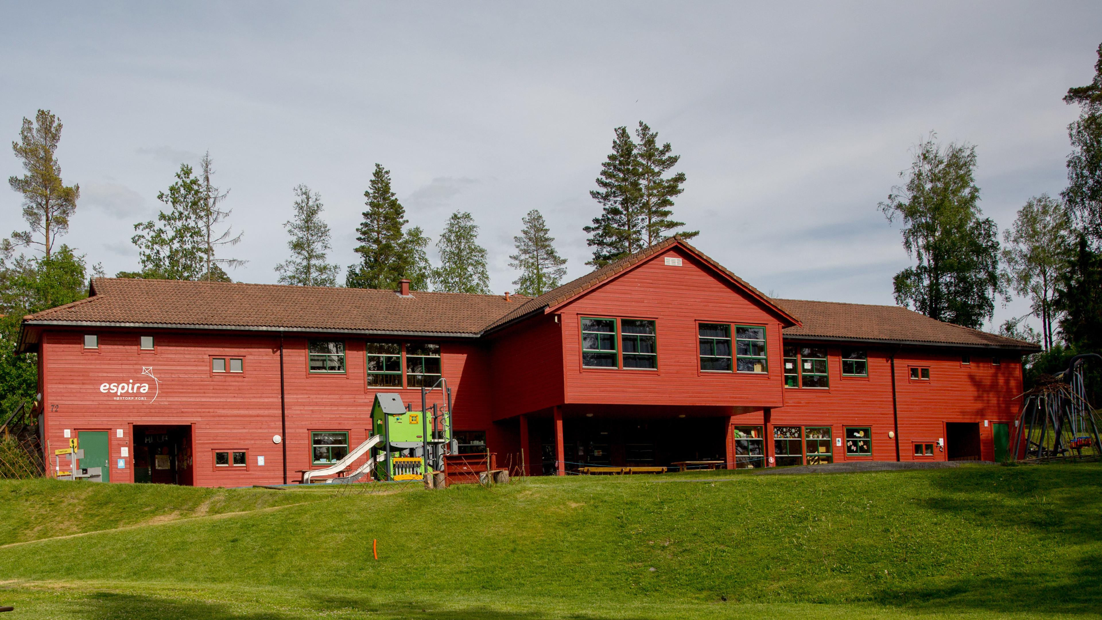 Espira Høytorp Fort, Mysen i Indre Østfold kommune, barnehage med fint og stort grøntområde