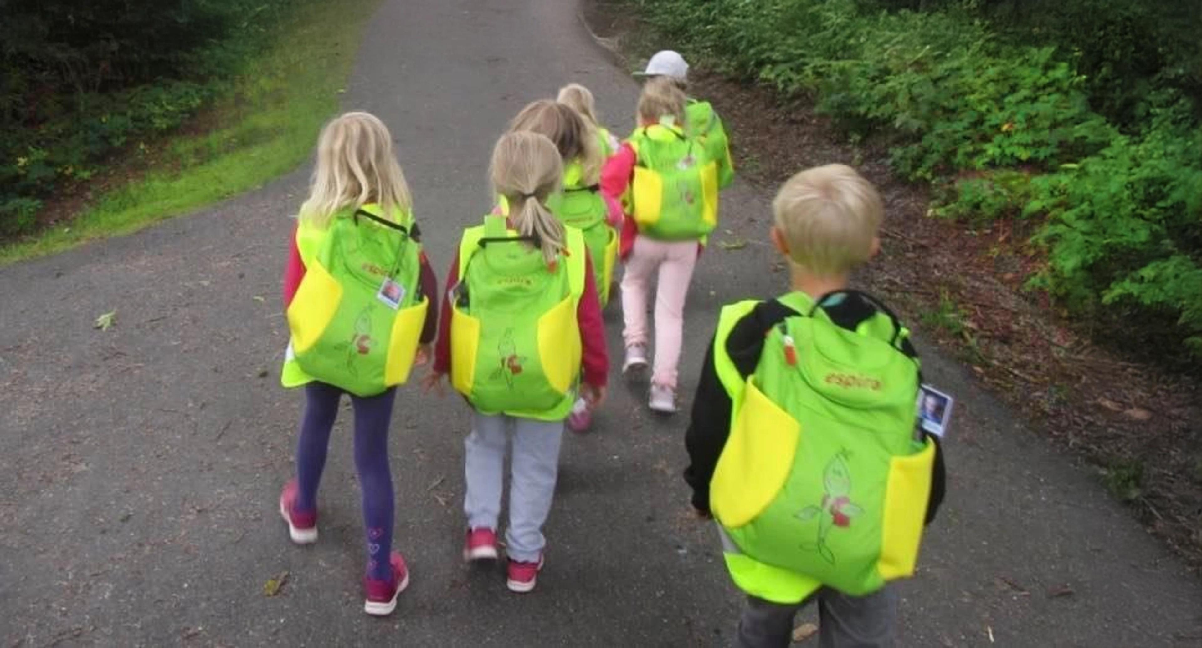 Barn fra Espira Vannverksdammen på tur