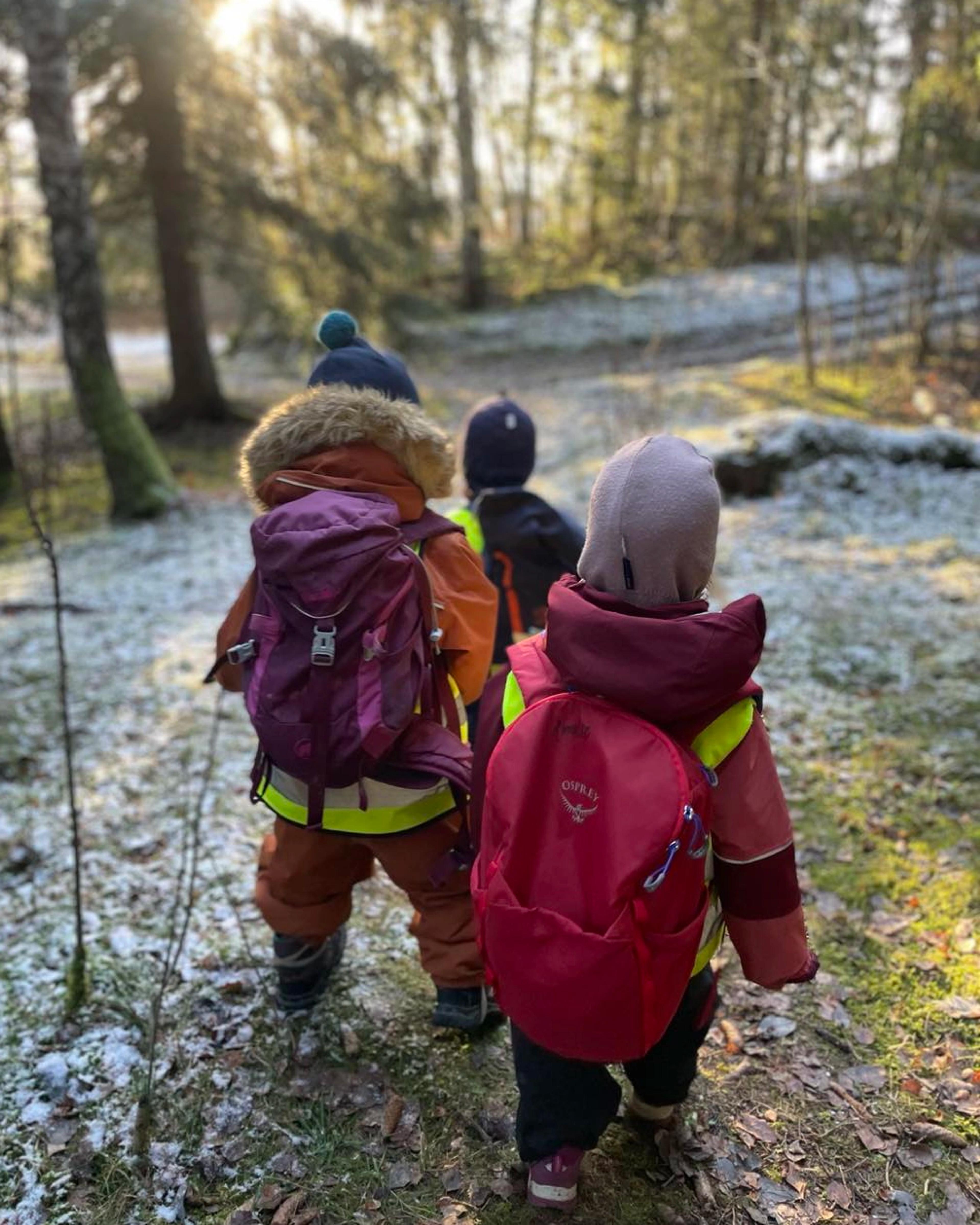 Barn på tur i Espira Juberg