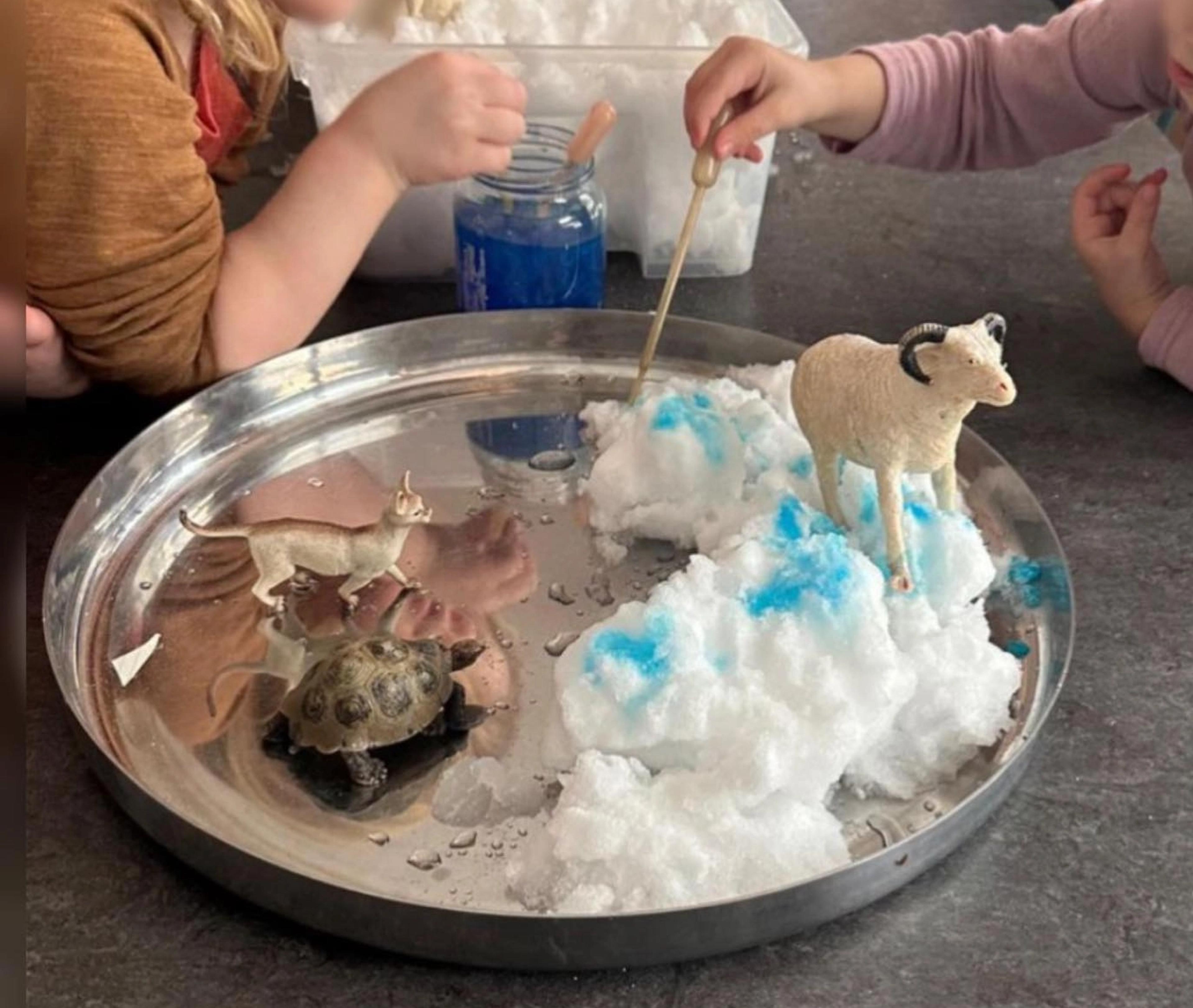 Barn som leker sammen i Espira Romholt 