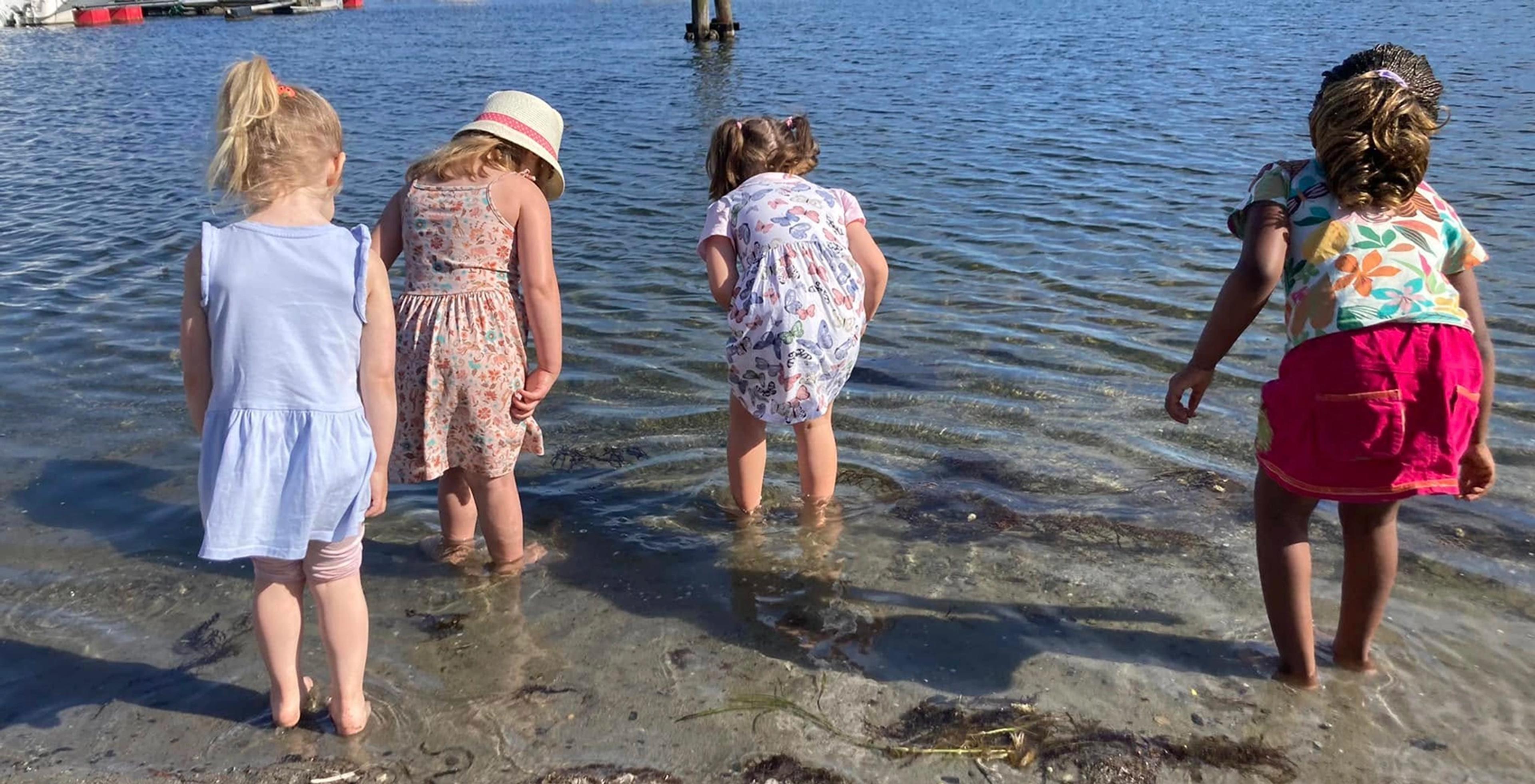 Barn på tur til stranden i Espira Scala Tasta