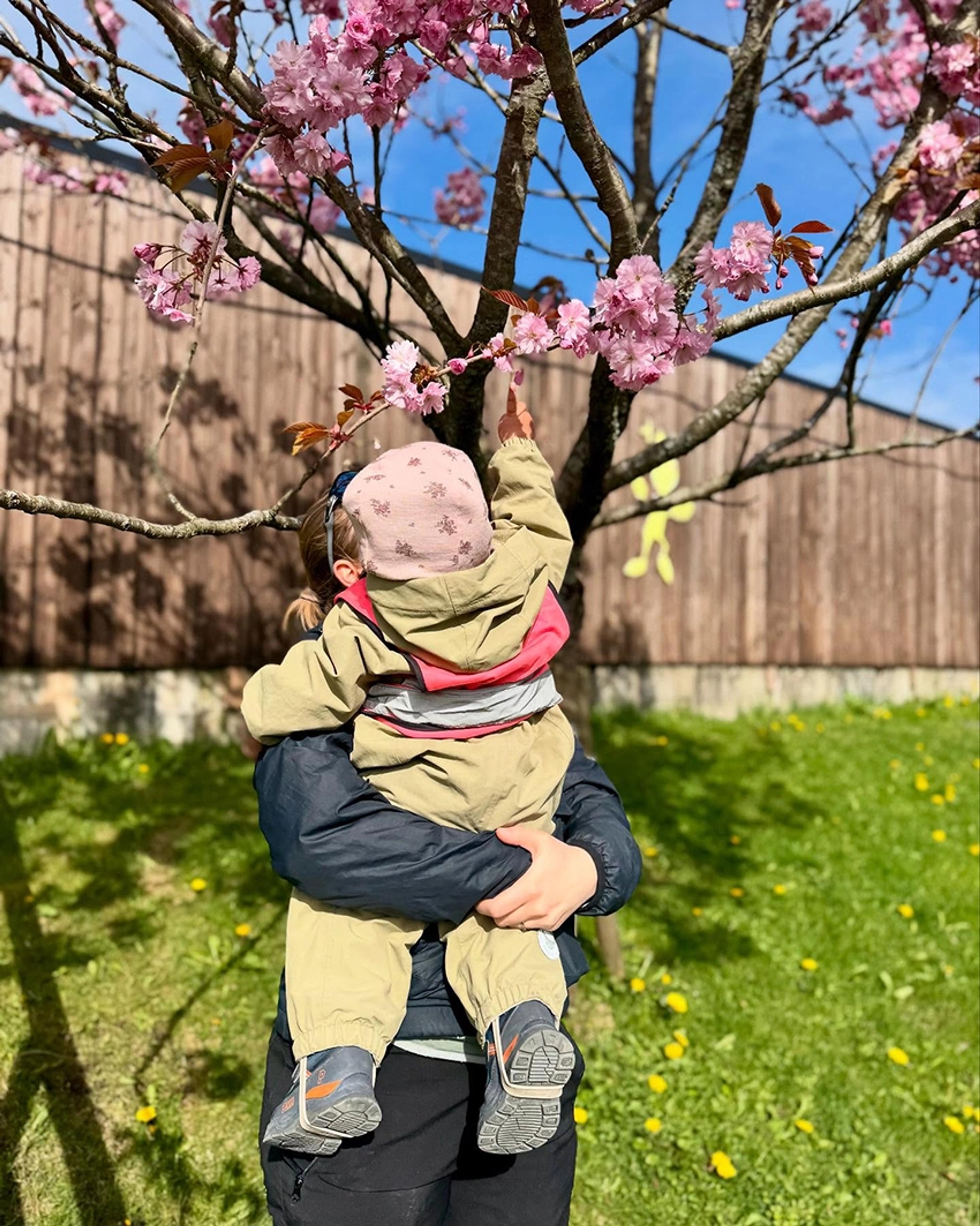 Barn og ansatt i Espira Ulvenvatnet