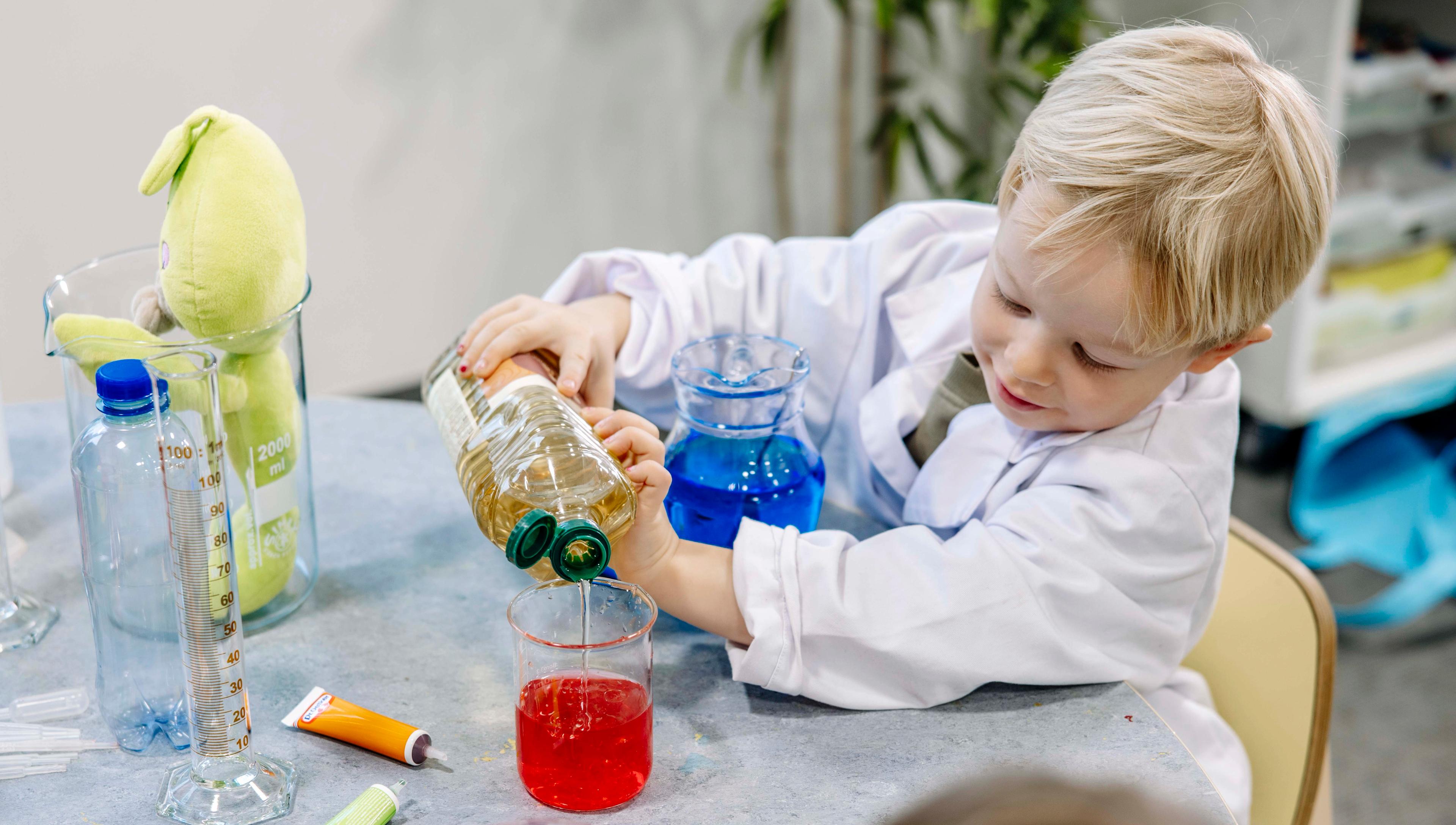 Realfag i barnehagen (illustrasjonsbilde)