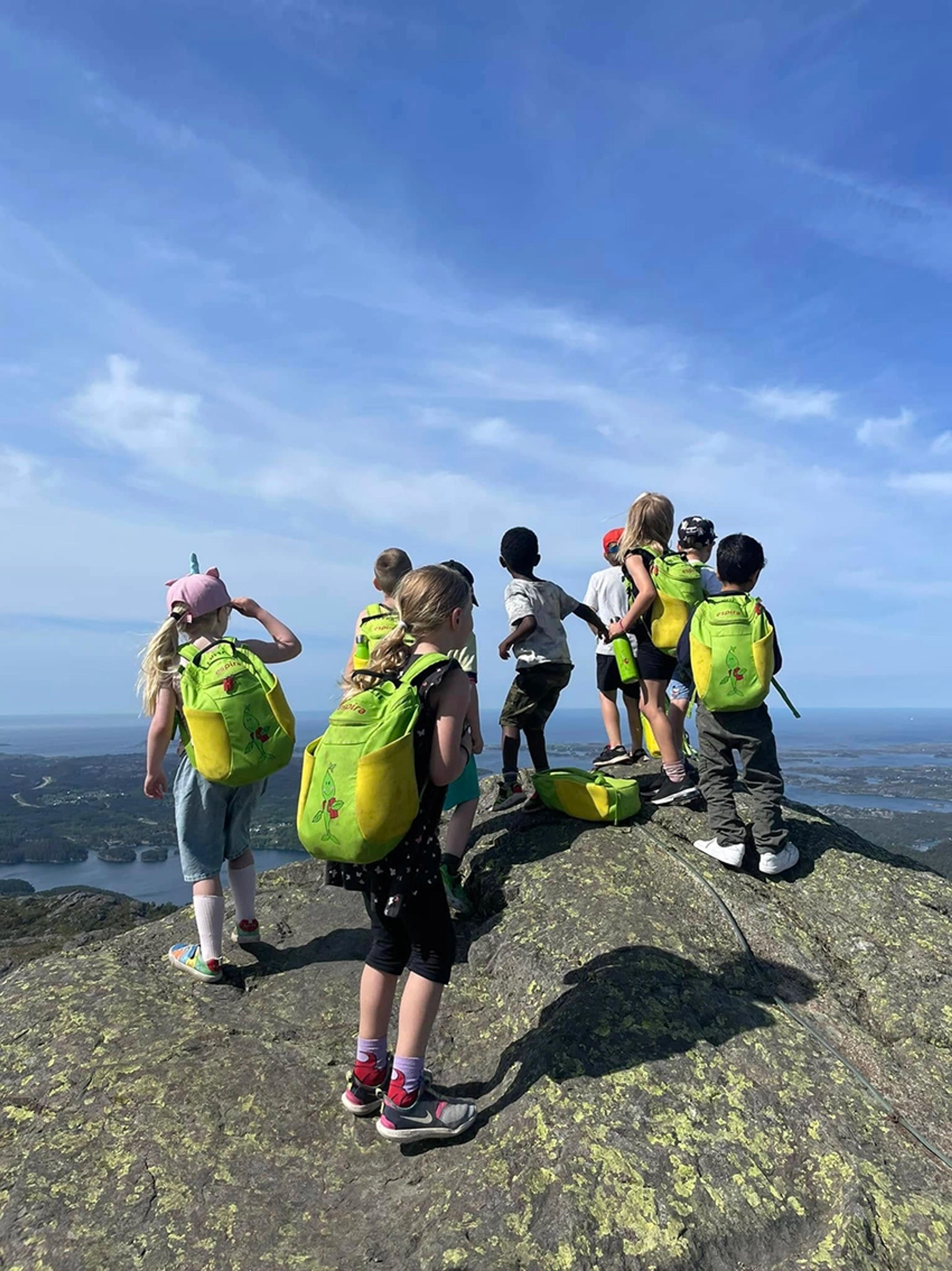 Skulespirene på tur til Siggjo i Espira Salamonskogen