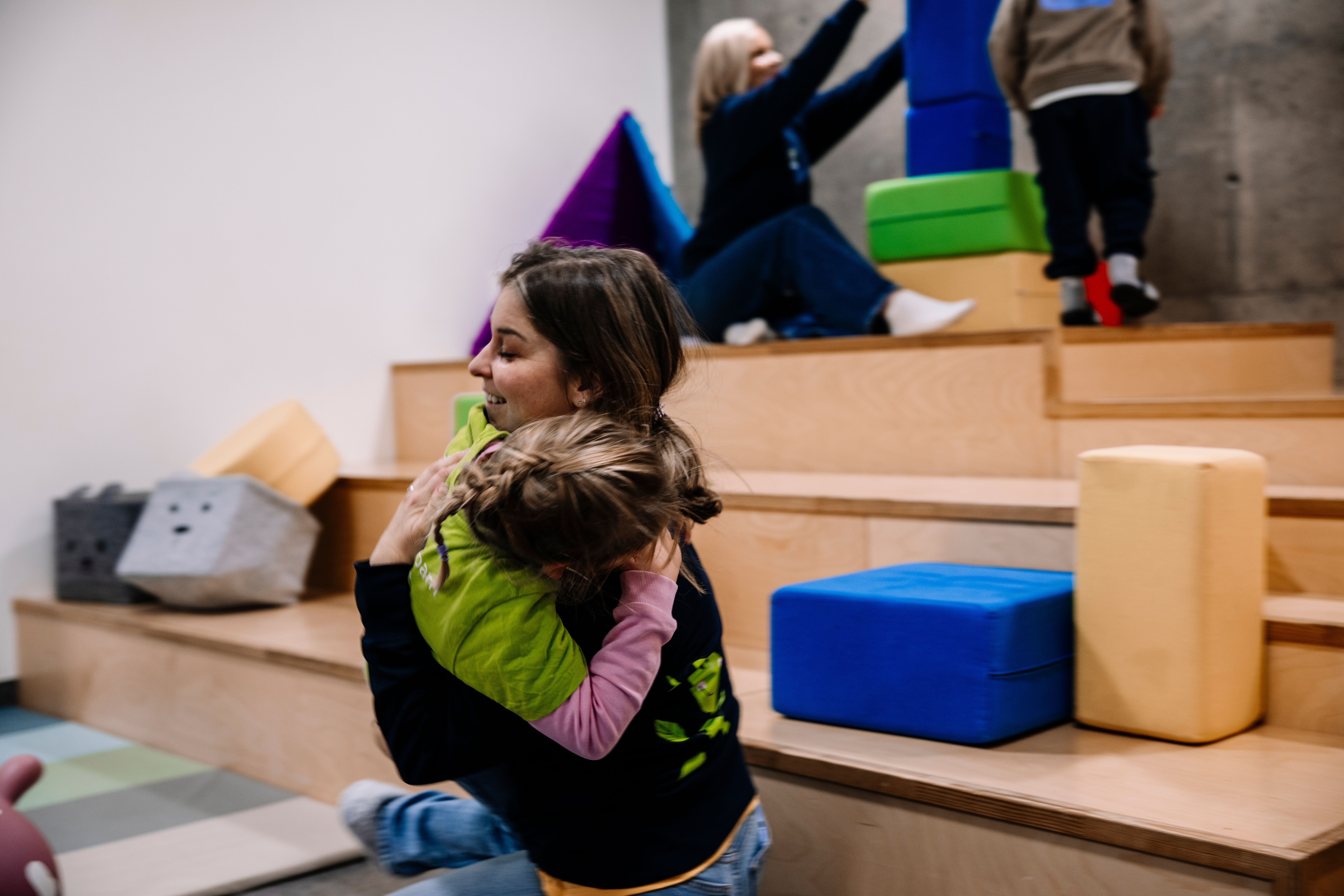 Voksen som gir omsorg til barn - Espira barnehage