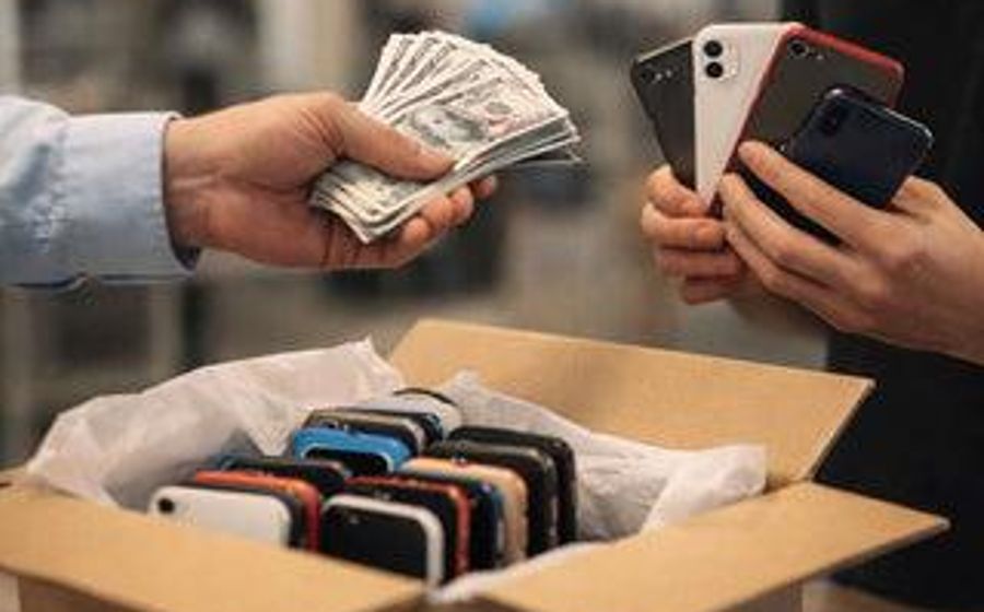 How Much Is Your Used Phone Worth in the UAE?