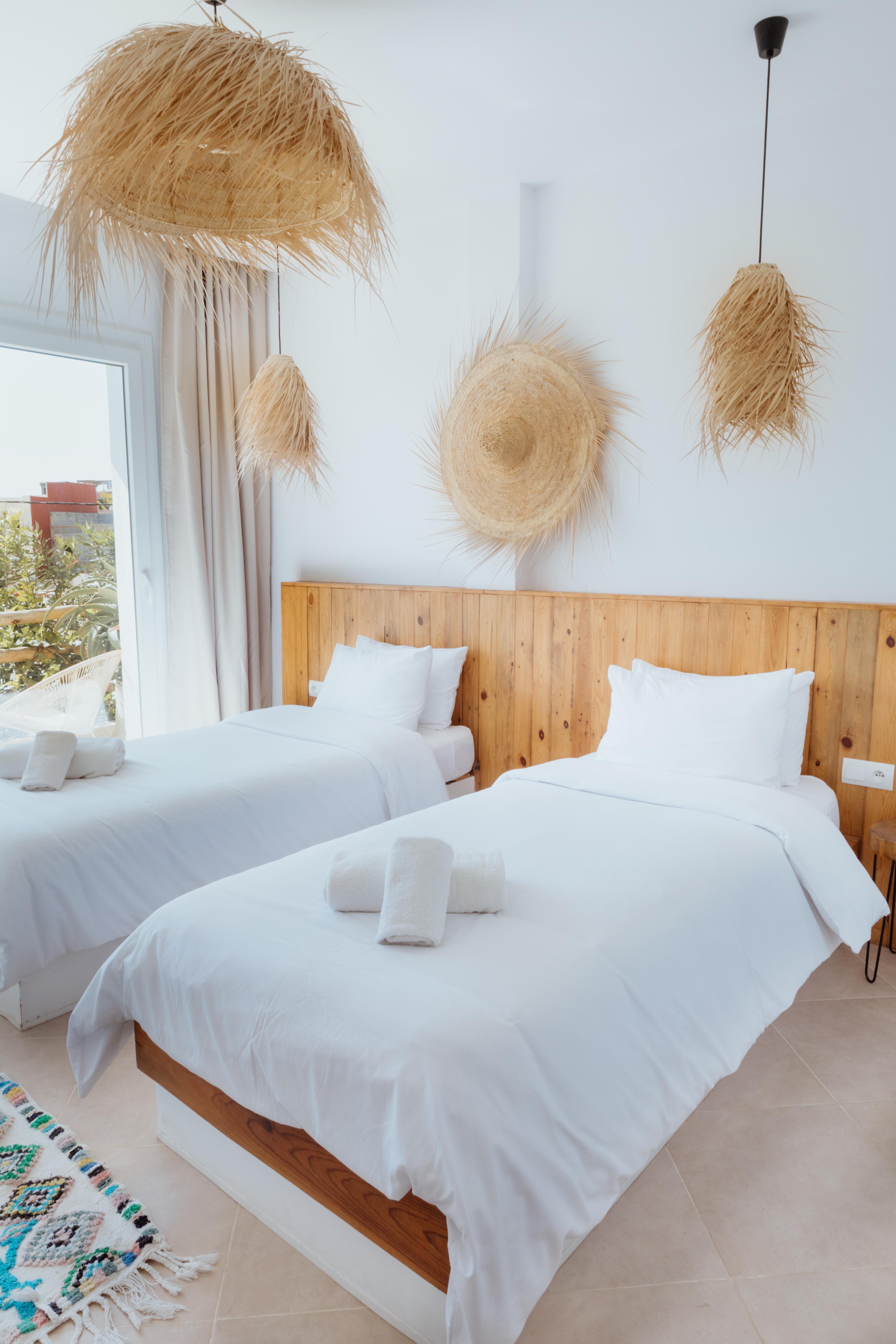 Twin room with private bathroom at the surf house, Tamraght