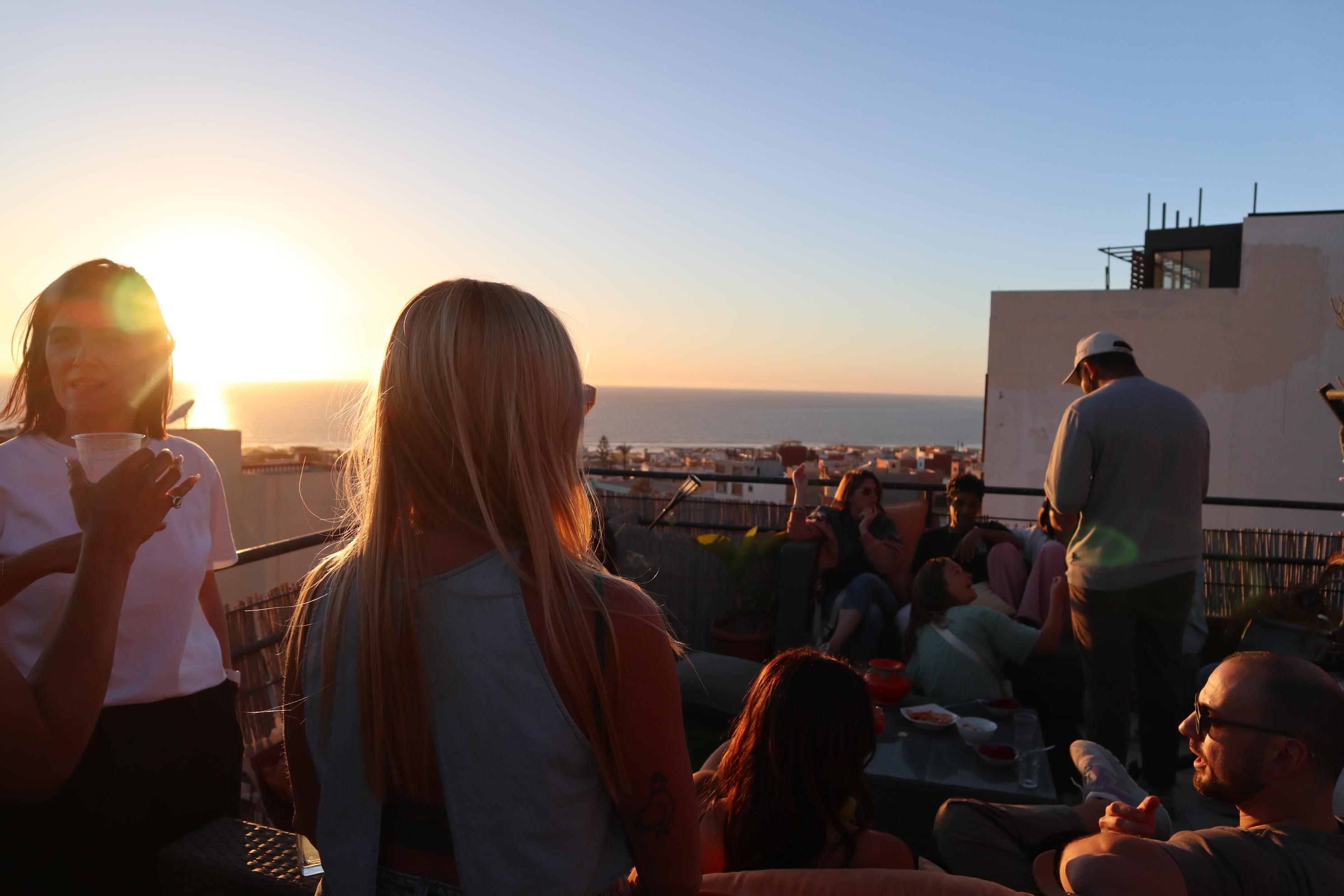 Surf, vibe and apéro et the surf camp 