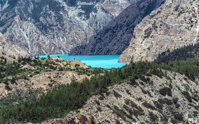 Glimpse of Phoksundo Lake