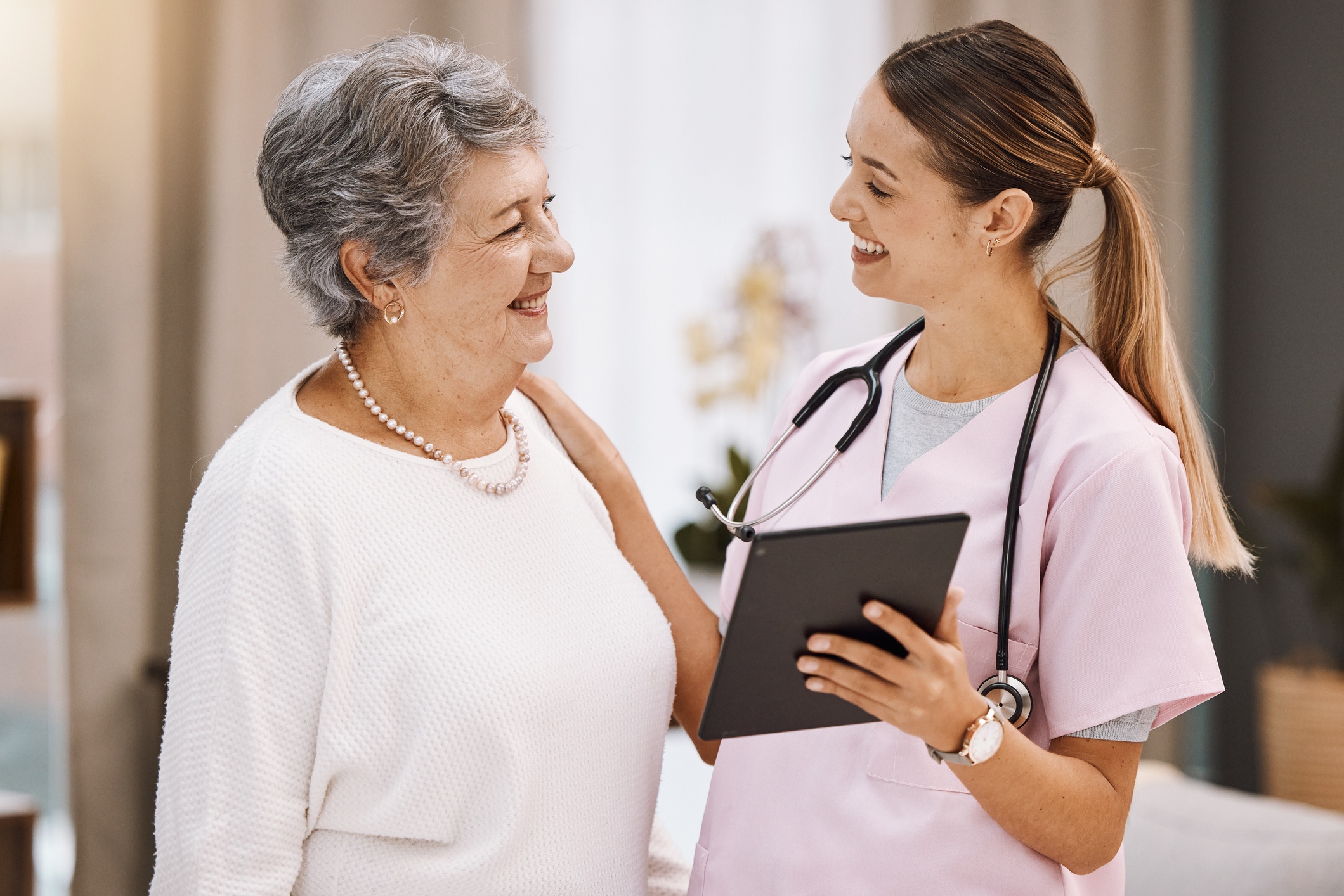 Provider working with Herself Health patient