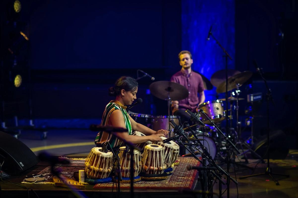 Sanskriti Shrestha & Andreas Wildhagen live photo