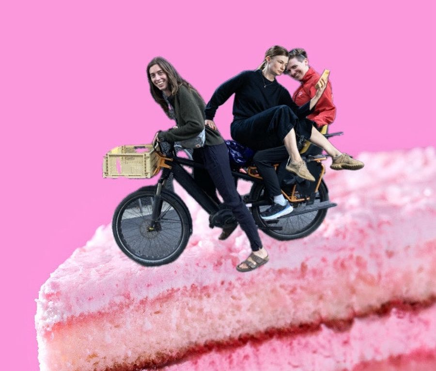 Cake - Jennifer Torrence/Intrid Håkestad/Orfee Schjuit