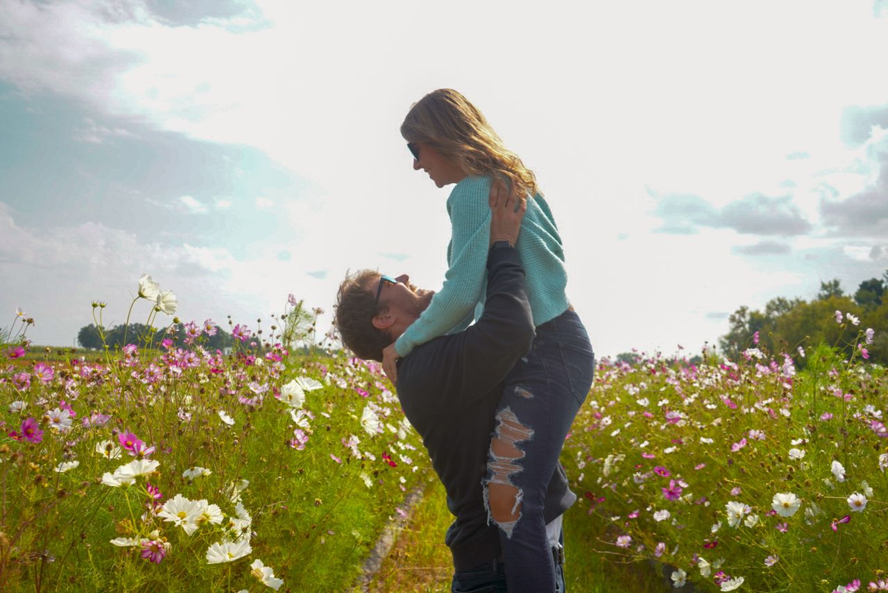 Scott & Emily at Laura's Farm Stand, photo 18.