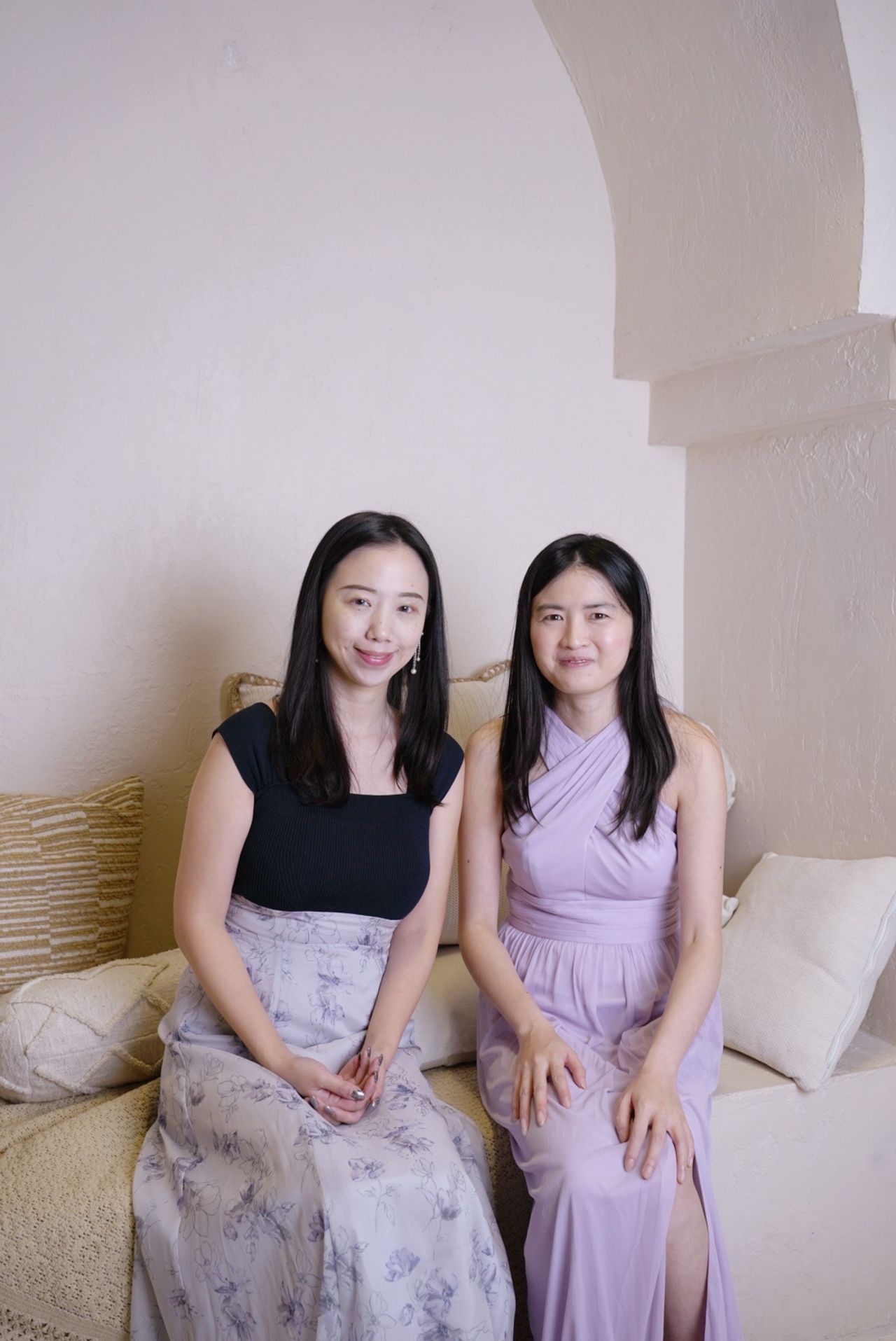 Lois & Yolanda at Mint Room Studios, photo 27.