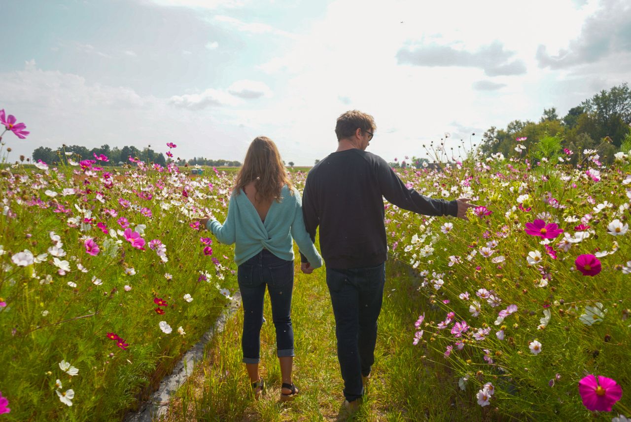 Scott & Emily at Laura's Farm Stand, photo 16.