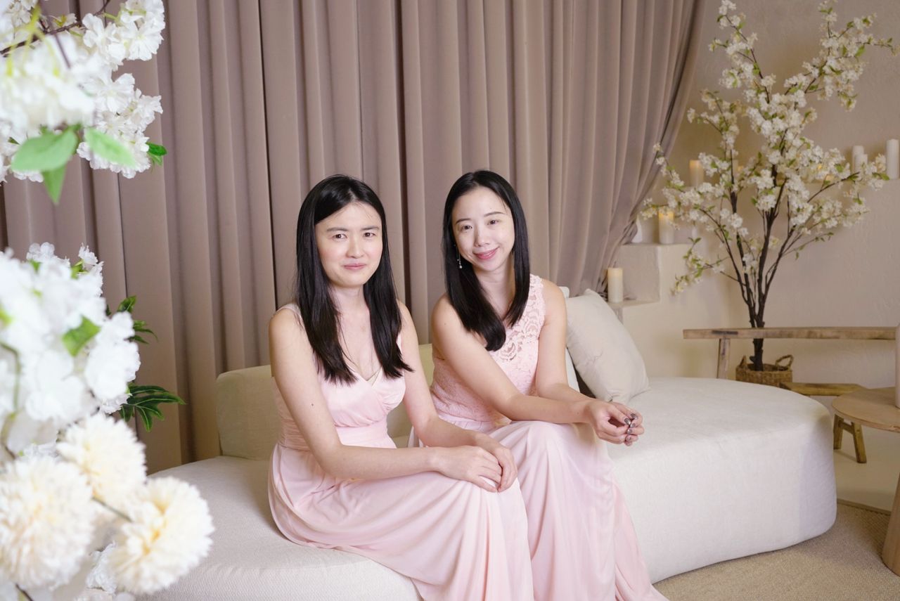 Lois & Yolanda at Mint Room Studios, photo 6.