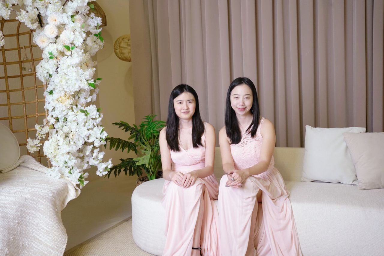 Lois & Yolanda at Mint Room Studios, photo 7.