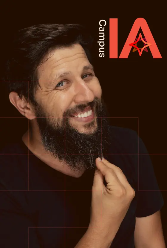 Portrait d’un homme barbu souriant, sur fond sombre, avec le logo Campus IA en haut à droite.