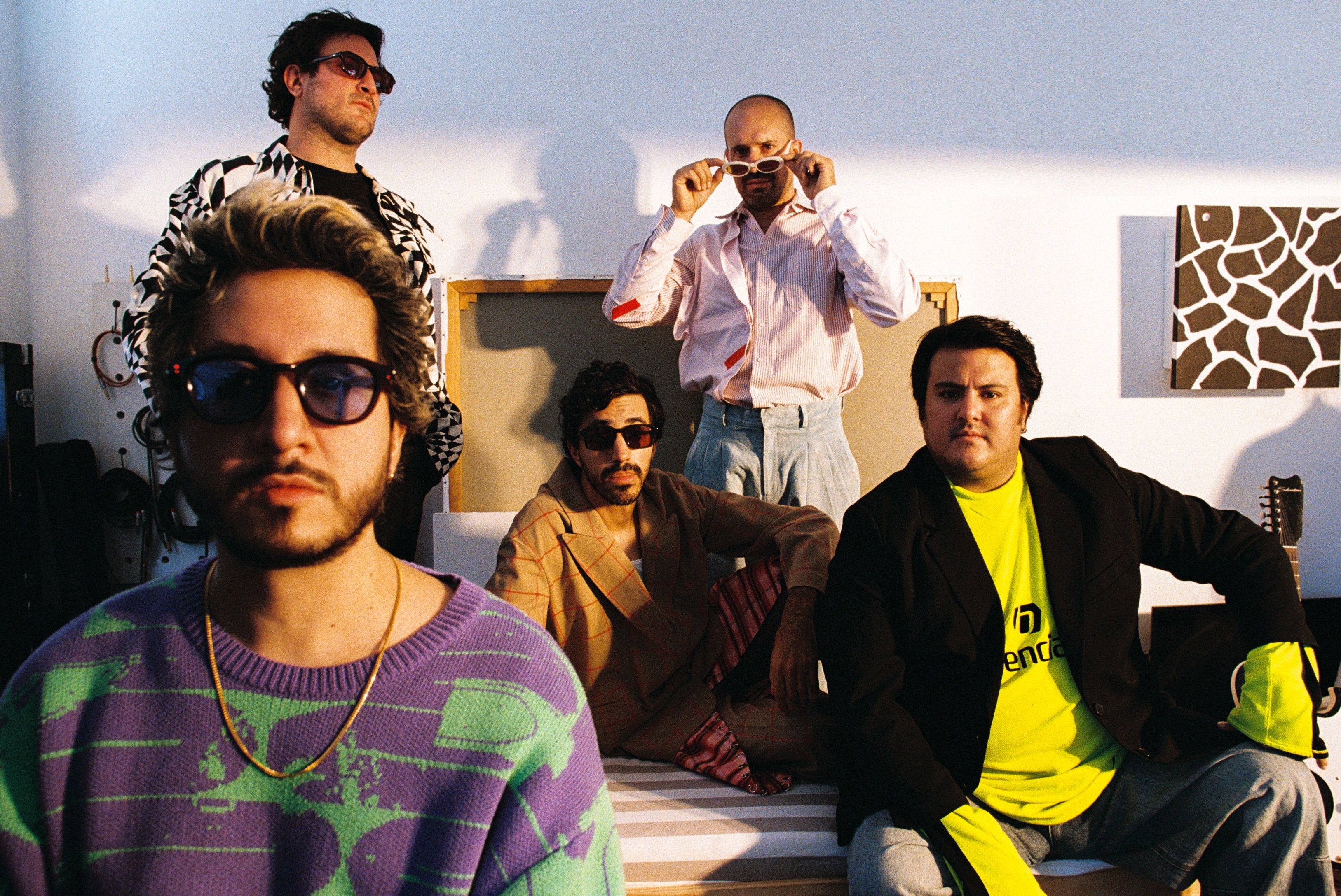 Fotografía grupal de la banda, Little Jesus.