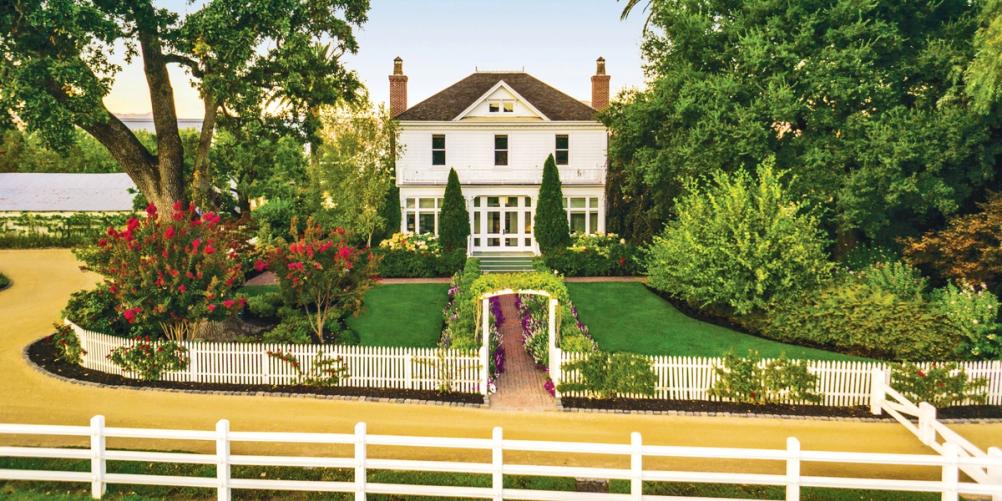 Friends and colleagues bid farewell to Gil Nickel