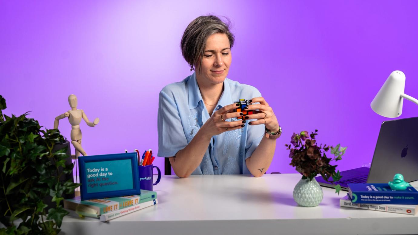donna fa cubo rubik