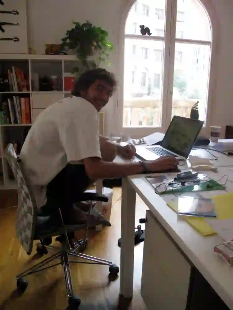 Jandro at Via Laietana studio designing the Mercat de Sant Antoni walls. 2010