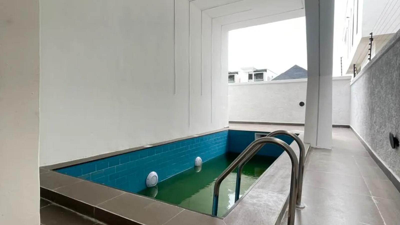 5 Bedroom Fully Detached Duplex