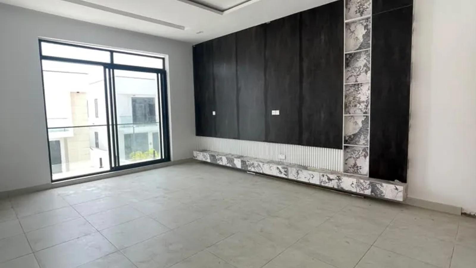 4 BEDROOM SEMI-DETACHED DUPLEX WITH BQ