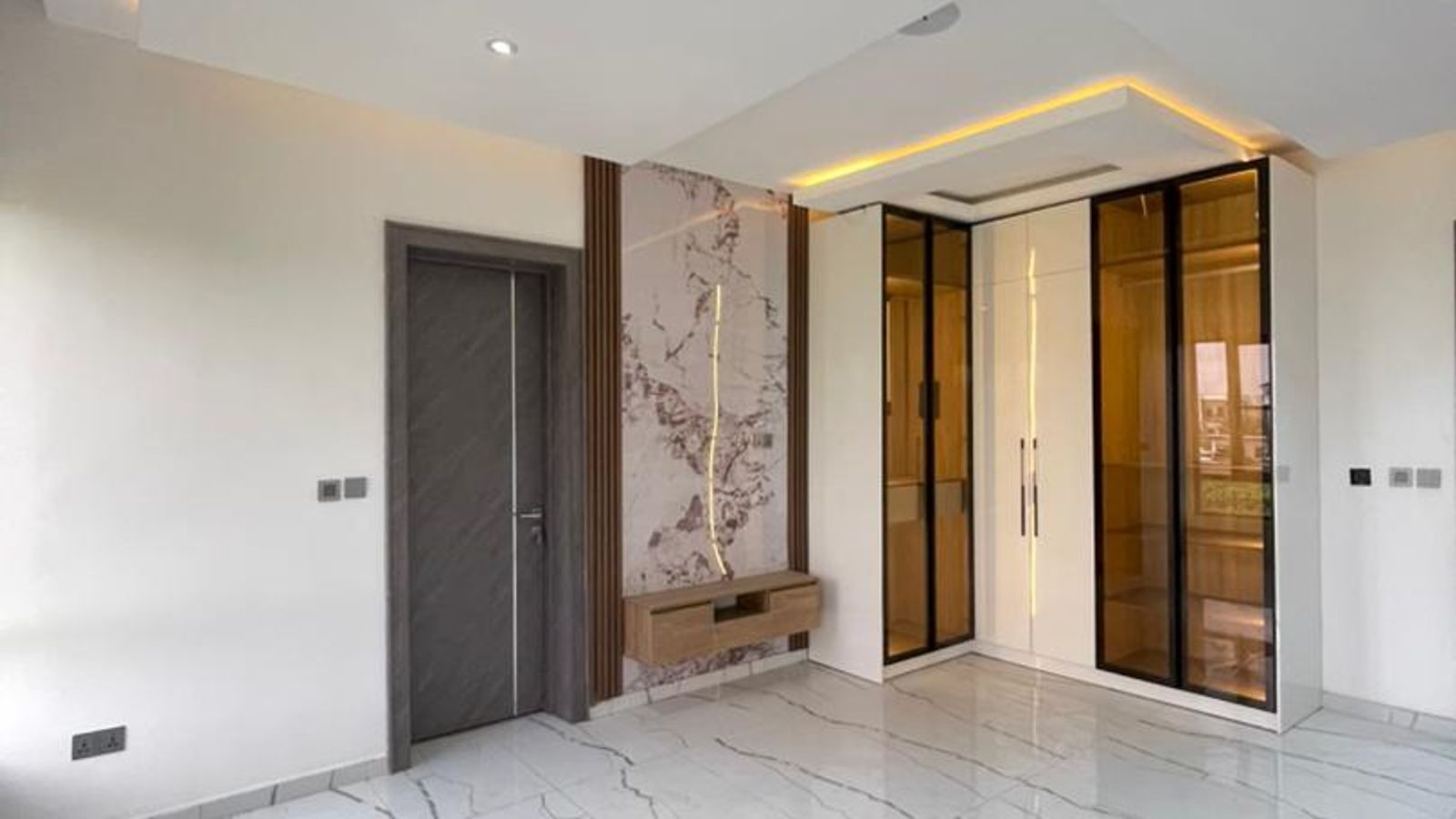 5 Bedroom Fully Detached Duplex