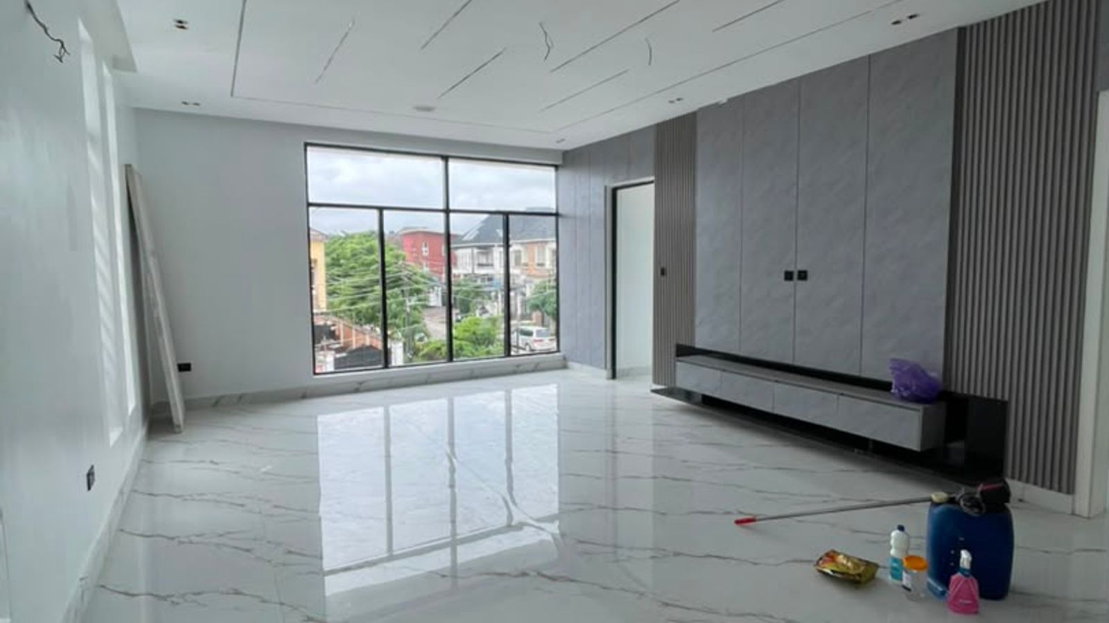 5 Bedroom Fully Detached Duplex