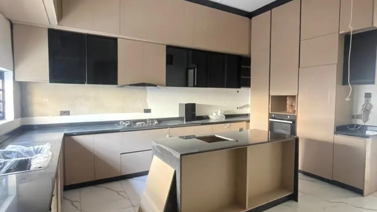5 Bedroom Fully Detached Duplex