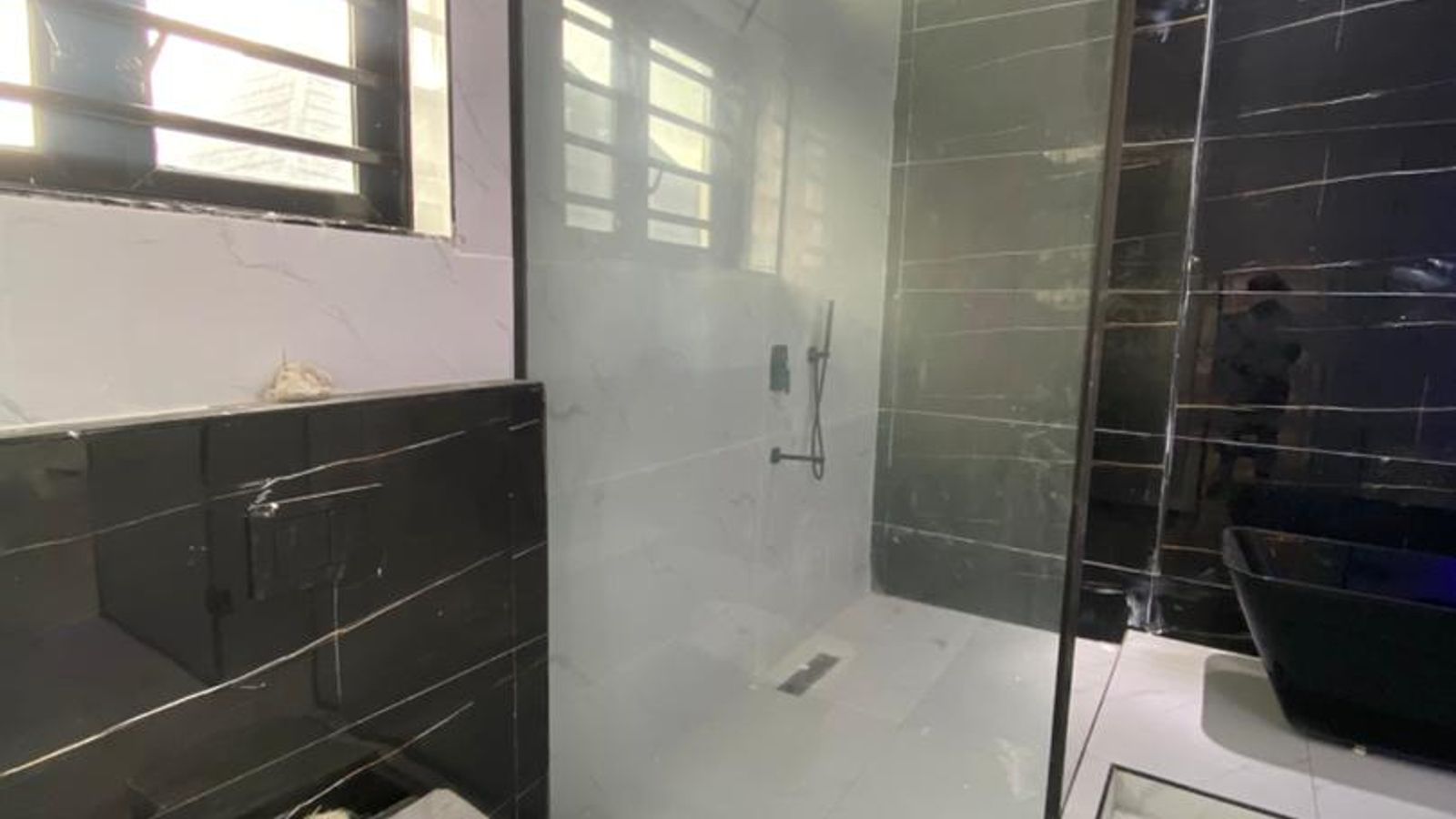 5 Bedroom Fully Detached Duplex