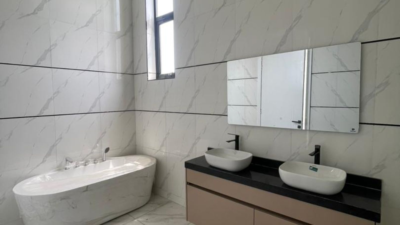 5 Bedroom Fully Detached Duplex