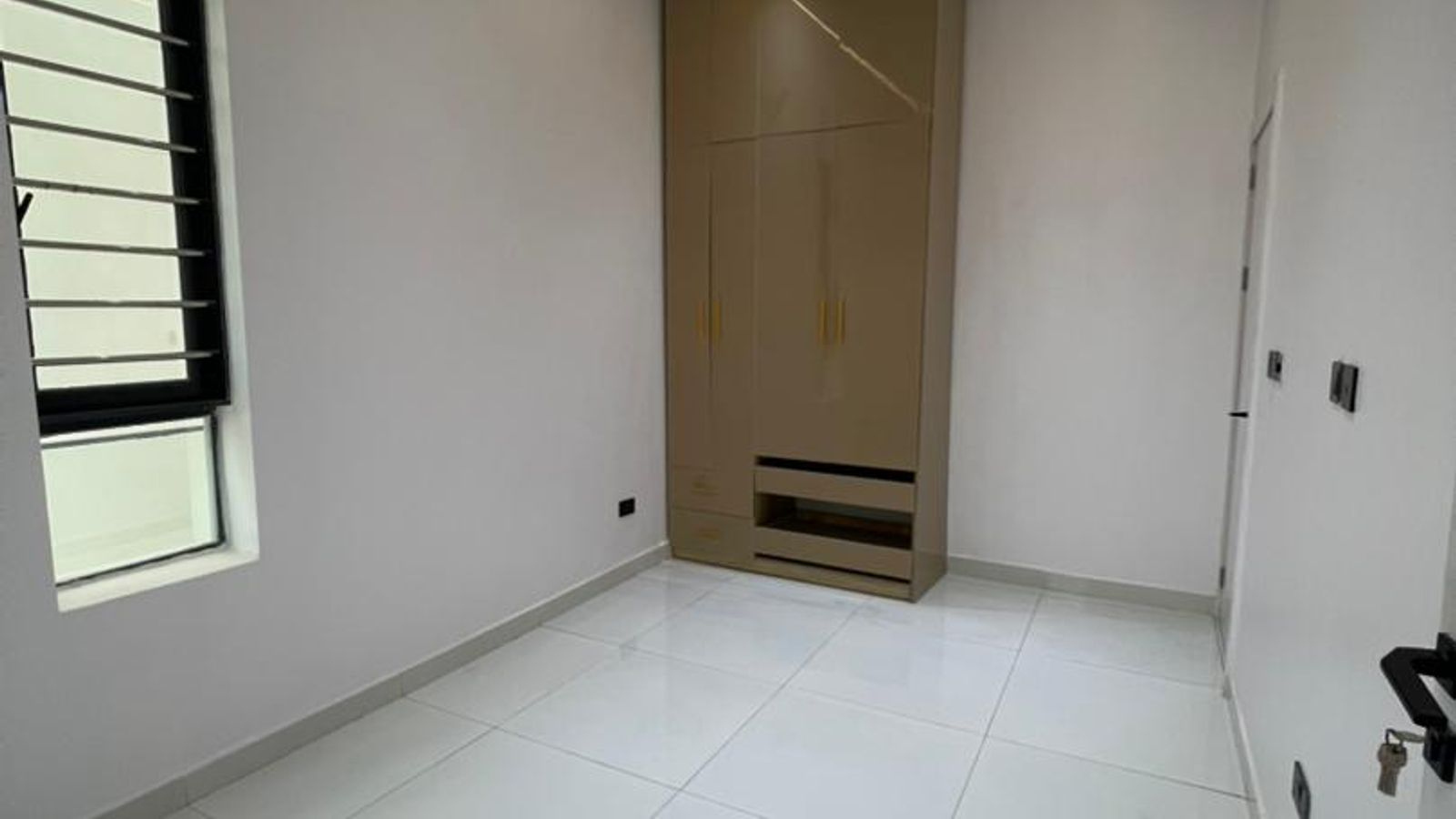 5 Bedroom Fully Detached Duplex
