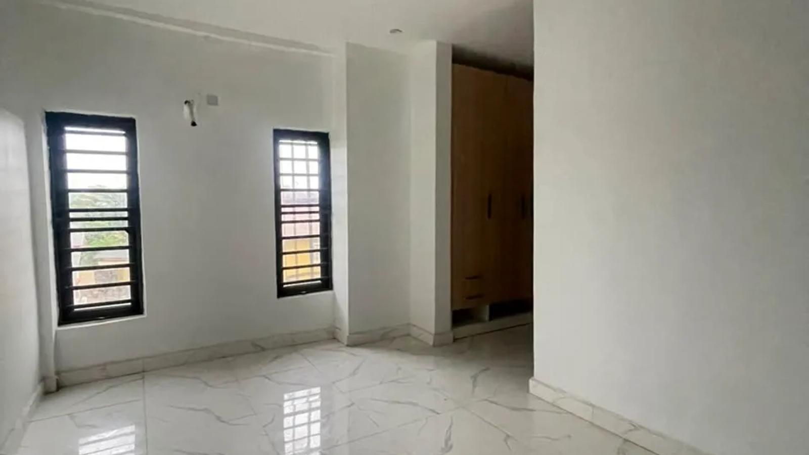 5 BEDROOM TERRACE