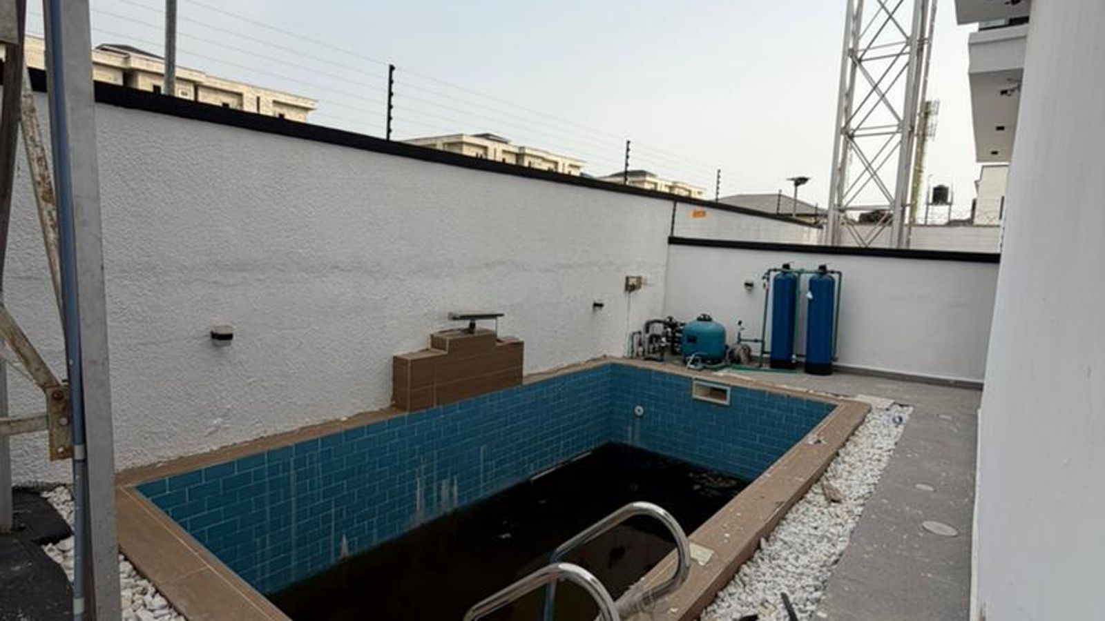 5 Bedroom Fully Detached Duplex