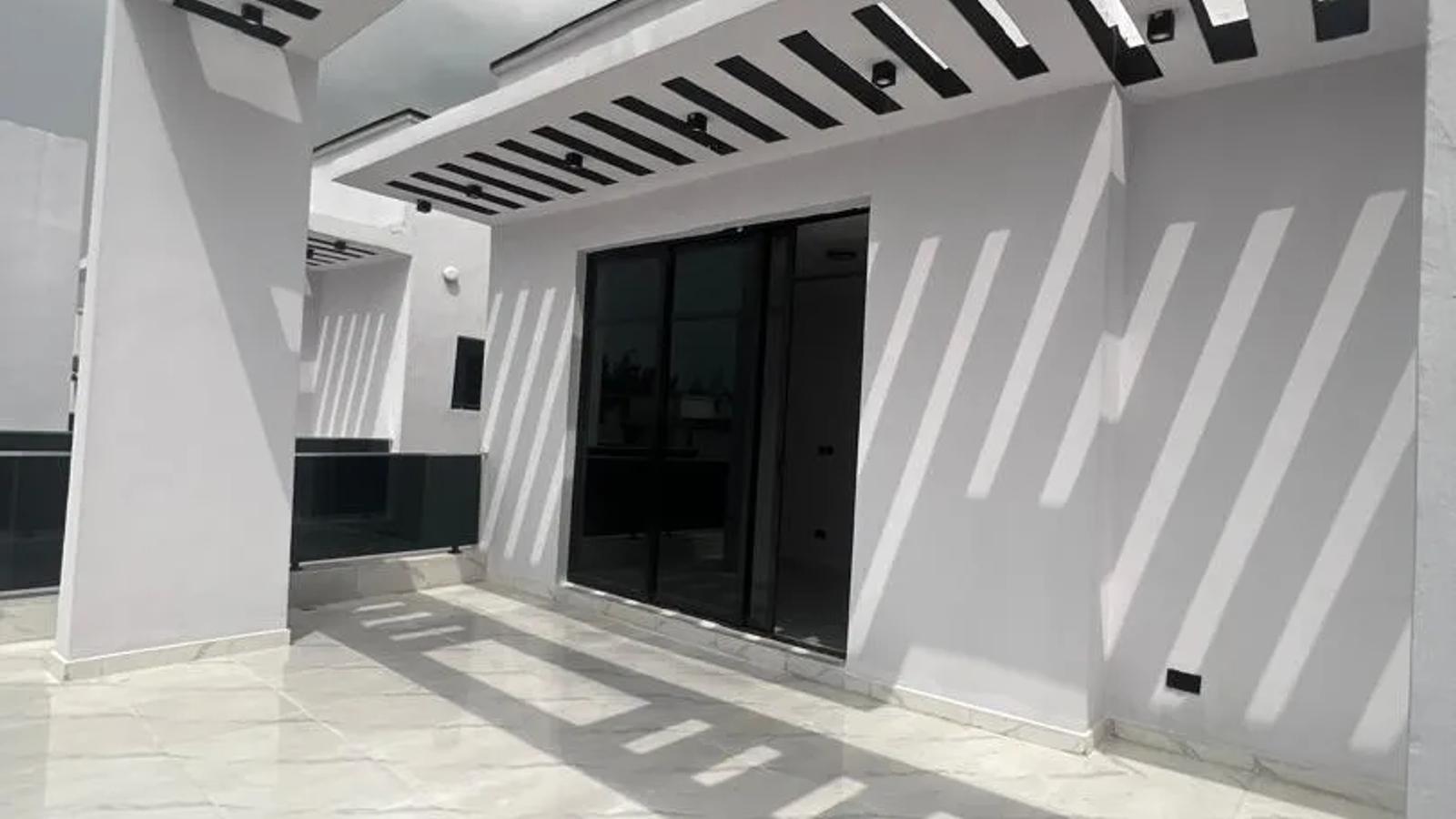 5 Bedroom Fully Detached Duplex