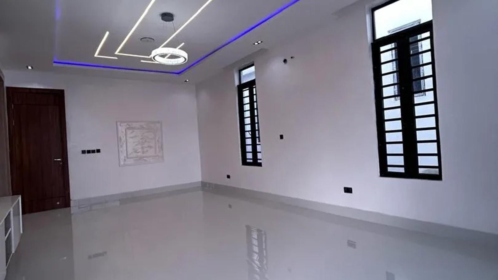 5 Bedroom Fully Detached Duplex
