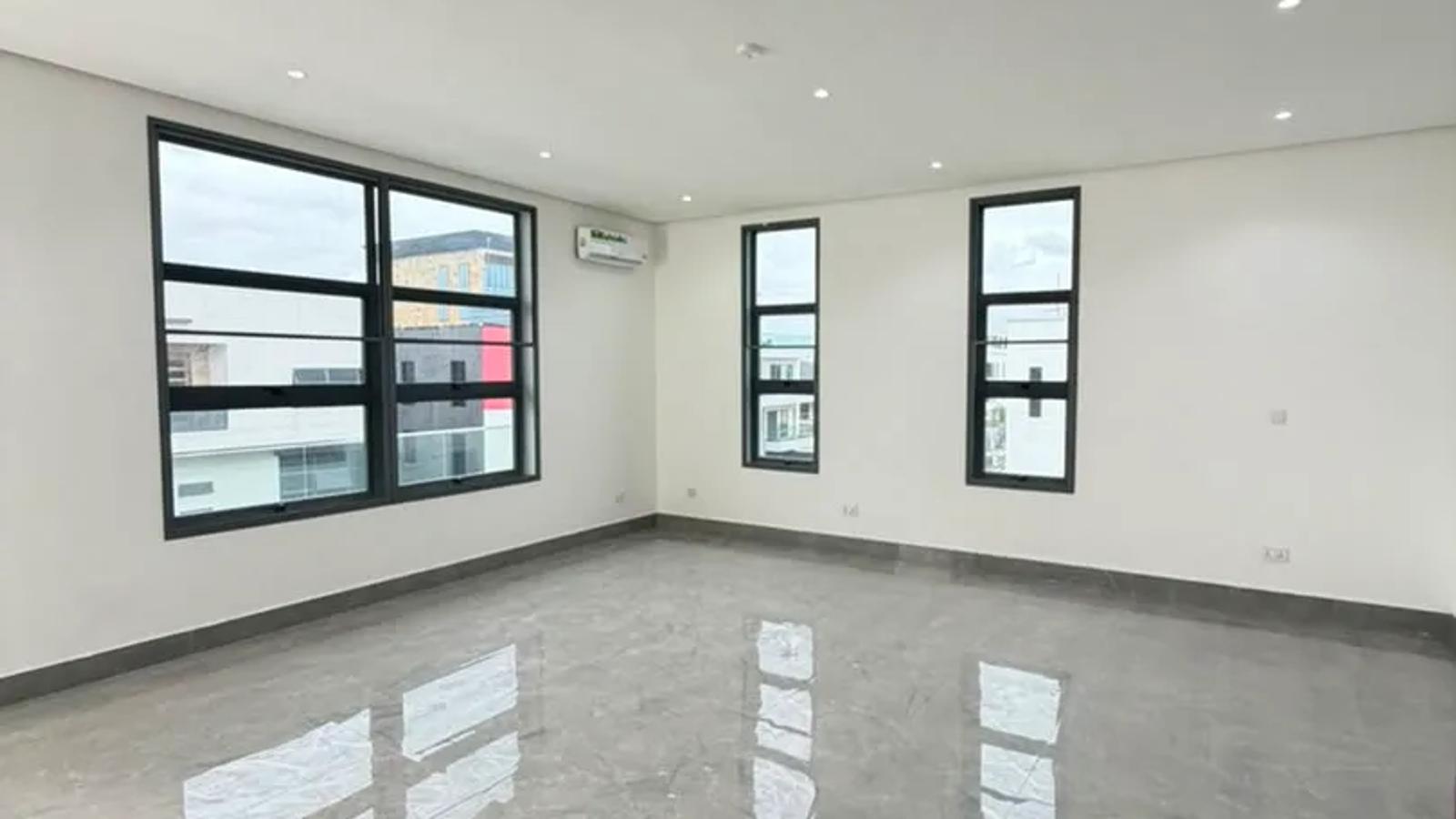 5 Bedroom Fully Detached Duplex