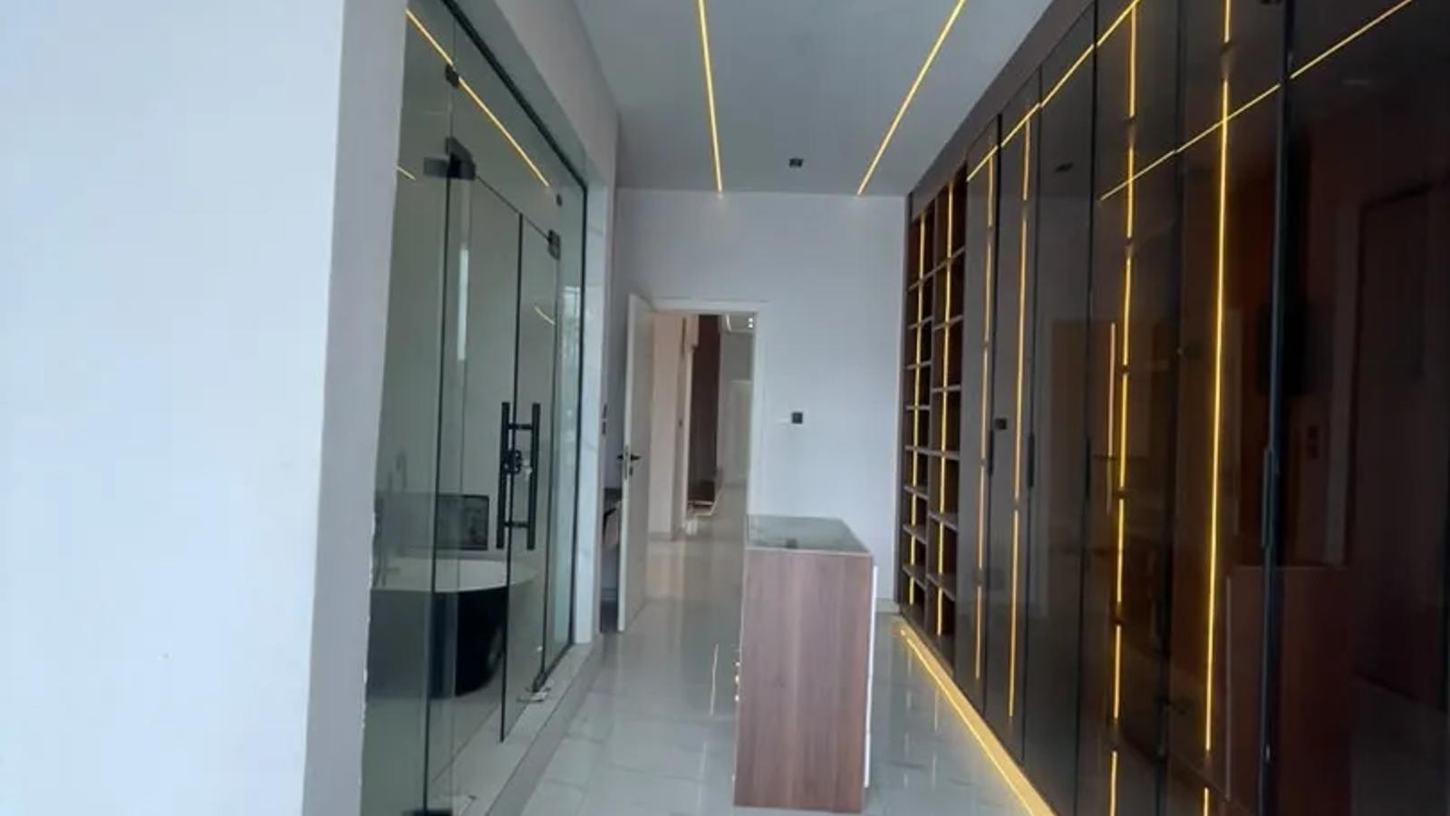 5 Bedroom Fully Detached Duplex
