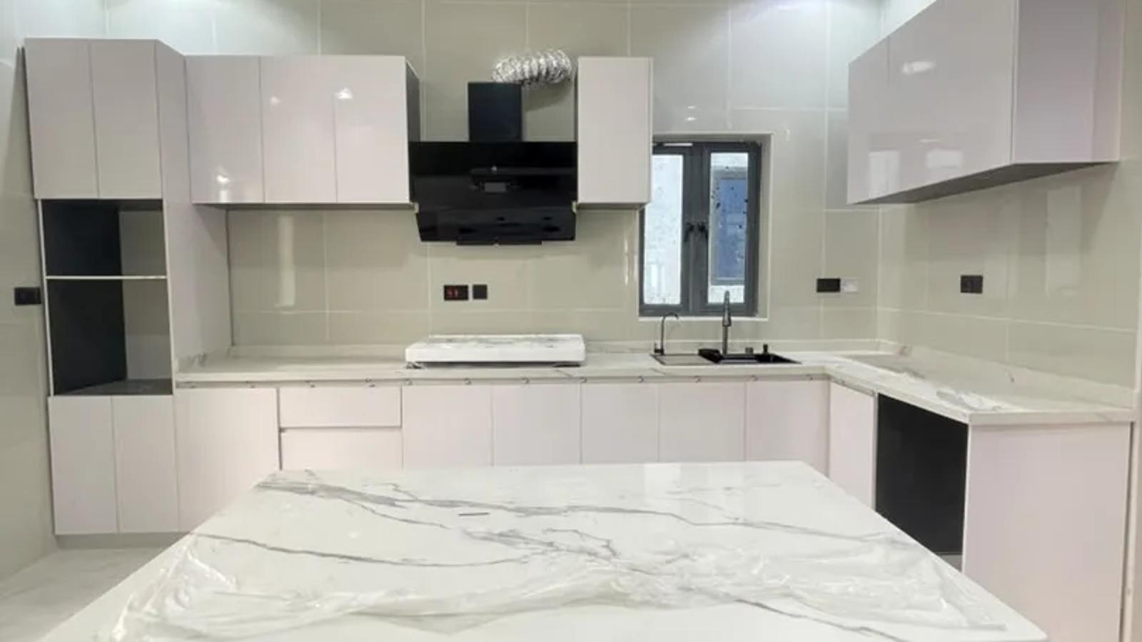 4 BEDROOM TERRACE DUPLEX