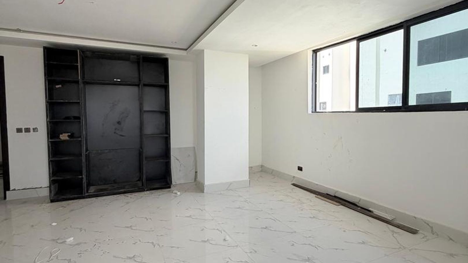 4 Bedroom Maisonette