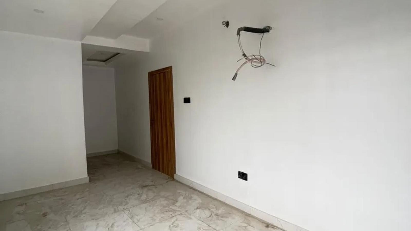 5 Bedroom Semi Detached Duplex