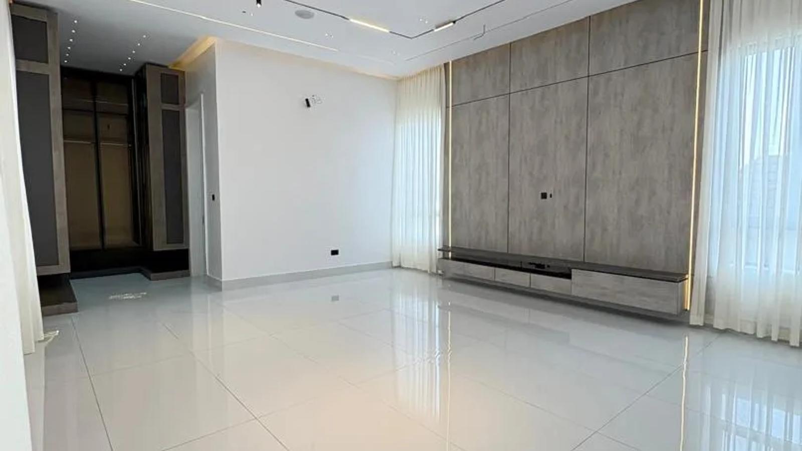 5 Bedroom Fully Detached Duplex