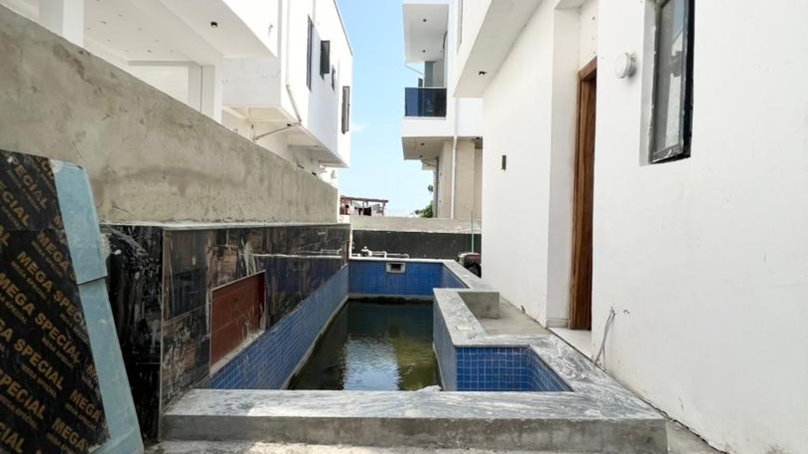 5 Bedroom Fully Detached Duplex