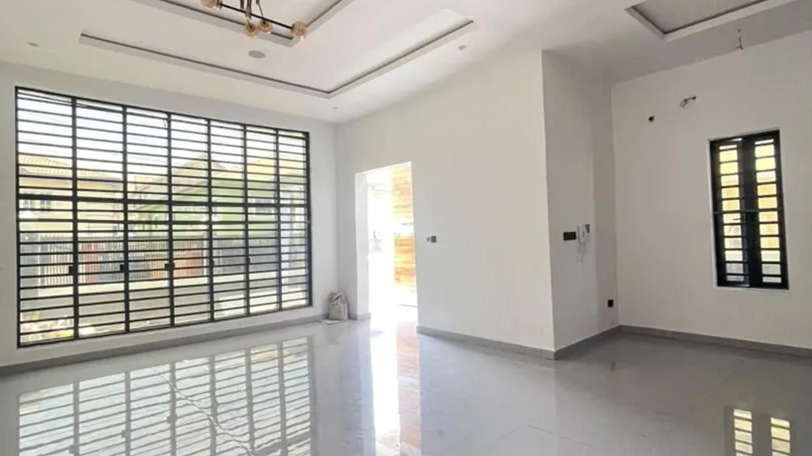 5 Bedroom Fully Detached Duplex