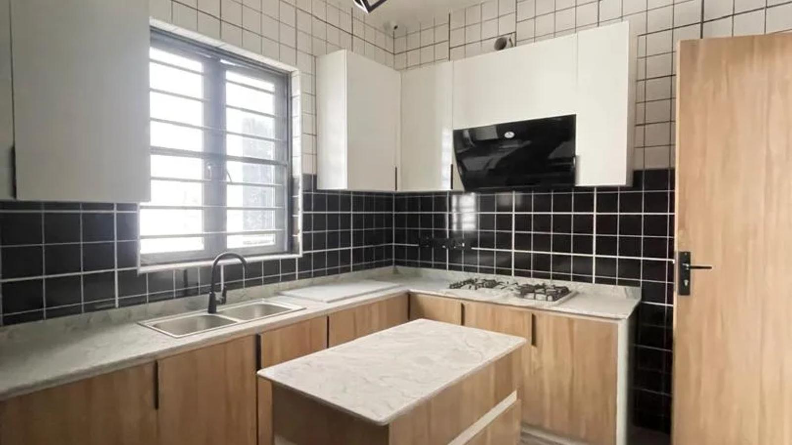 5 Bedroom Semi Detached Duplex